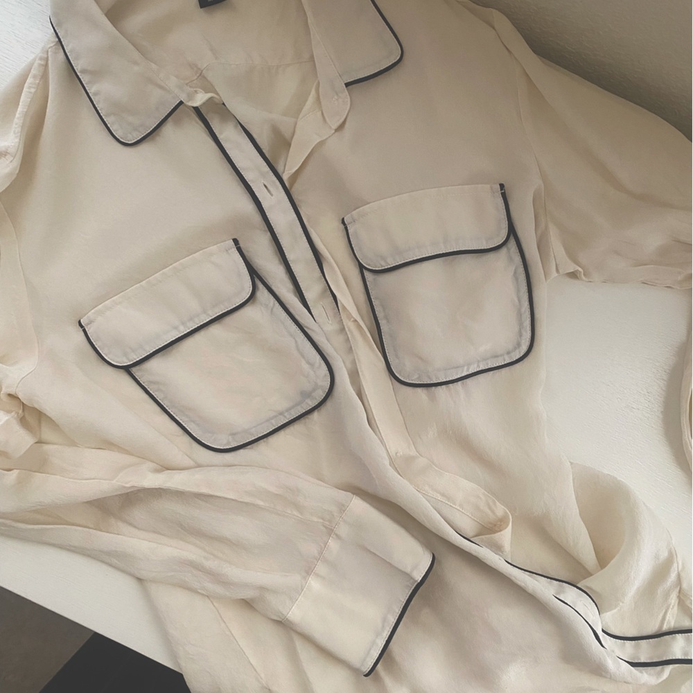 Victoria’s secret button up blouse